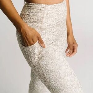 ZYIA Bentonite Ruched Pocket Hi-Rise 7/8 24” (Size 6-8, NWOT)